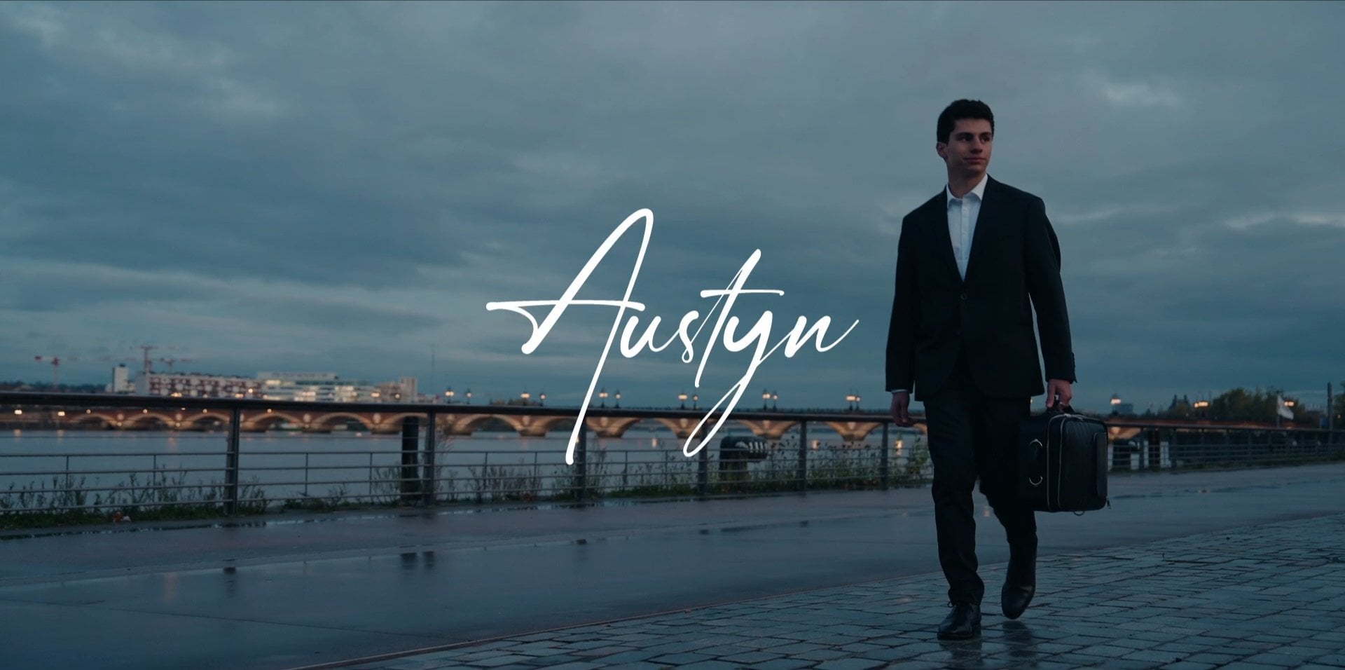 AUSTYN - Photo 4